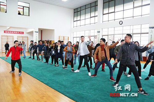 九游（9Game）官方网站与莱西姆大学举办两校首届国际文化周